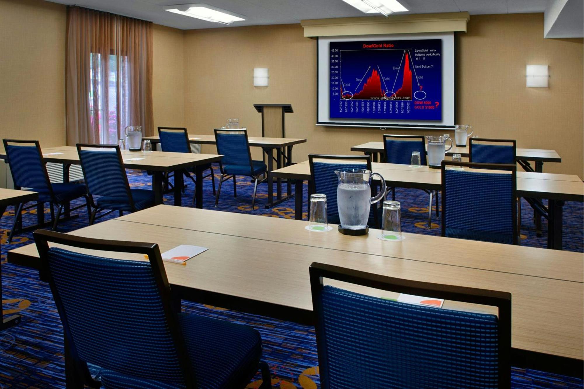Hotel Courtyard By Marriott Hartford Windsor Airport Esterno foto